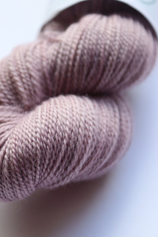 Naturally Dyed Corriedale High Twist Sock Yarn 100g Col Dusky Lilac